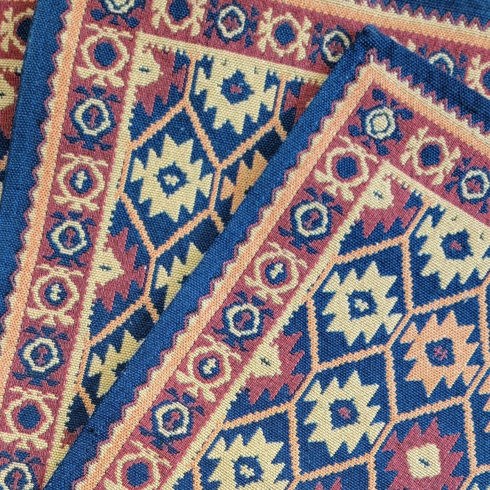 Set of 4 Aztec Design Placemats/Table Mats - Picture 4 of 4